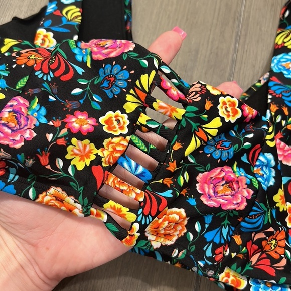 Gianni Bini Floral Bikini Set - Picture 9 of 11